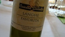 Non molto intenso ma bella pera e frutta bianca, un vermentino un pò smorzato e introverso ma che comprende tutte le note caratteristiche della varietà.