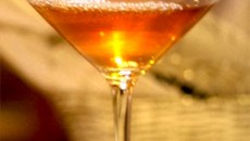 Dolci tentazioni alla Biennale, non solo Vin Santo domenica 7 novembre dalle 15 alle 20 La Biennale Enogastronomica entra nel vino già da Domenica con una bella occasione per finire il weekend in dolcezza tra le maree inebrianti dei passiti toscani, dai classici ma straordinari...