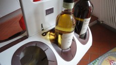 Mi arriva a casa un esemplare della gamma Averli, quella con i porta vino denominati “sport wagon” “sidecar”, “boxter” e via macchinando per far capire dove devono essere usati. Ovviamente...