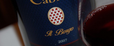 Cabreo Il Borgo IGT Toscana 2007 in magnum Uno dei primi Supertuscan degli anni ’80, fin dall’inizio 70% Sangiovese e 30% Cabernet Sauvignon, nasce da una bellissima vigna assolata di fronte al bellissimo borgo chiantigiano di Montefioralle. Aspetto...