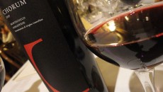 L’altra faccia dell’Amiata rappresentana il trait d’union ideale tra la Toscana classica del Sangiovese del chianti Classico e Montelcino e la Maremma. Un vino che respira pronfondo grazie ai terreni...