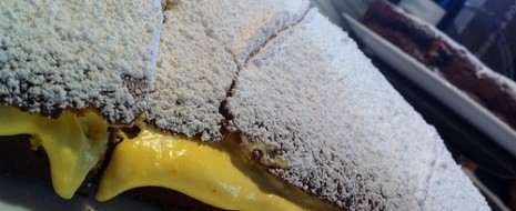 Ricetta della Schiacciata alla Fiorentina, versione semifredda con farcia all’arancia Esistono due versioni della Schiacciata alla Fiorentina, quella tradizionale, di cui vi darò conto più avanti, e quella moderna. Quest’ultima essendo un po’ cresciuta nell’altezza ha spesso bisogno di essere...
