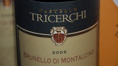 Zona Nord-est tra Altesino e Caparzo quindi fresco e vini meno avvantaggiati in annate come la 2005. Ma questo Brunello sorprende per freschezza al naso e classicità di impostazione dai...