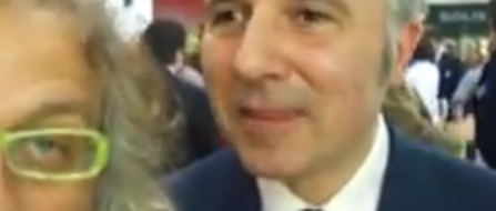 Alessandro Scorsone e il segreto della piega dei suoi capelli con Terra Moretti #vinitaly Da grande invidioso della sua “tenuta” (e non stiamo parlando di vino), finalmente sveliamo il segreto di come mai Alessandro sia sempre così in tiro… Bookmark on Delicious Recommend on...