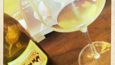 Ariete e Prosecco, la degustazione astrologica Impetuoso, travolgente, spumeggiante, prosecco molto particolare colfondo, già dallo sguardo cattura e affascina come fanno gli arieti molto decisi. Lo annusiamo e torniamo bambini, profumi dolci mela e pera quasi...