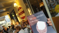 Divinando Le Stelle nel Bicchiere all’Appaltino a Montecatini, per un aperitivo diverso di inizio estate Piacevolissimo l’aperitivo in questo piccolo grande bar che fa edicola, sala professori esterna per la scuola dirimpettaia e ritrovo mamme prima e dopo la campanella. Atmosfera (qui tutte le foto)...