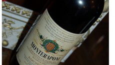 Monteraponi Baron’Ugo 2007 Chianti Classico Riserva Un monumento al Chianti Classico e al territorio con un tripudio di note saline, gessose e speziate che si intersecano con un frutto nobile e freschissimo meno profondo e ricco...
