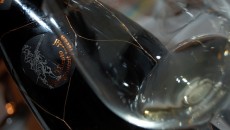 Letrari 976 Riserva del Fondatore millesimato 2000 TrentoDOC Etichetta (e packaging) molto speciali per questa cuvèe che rappresenta l’eccellenza trentina secondo Letrari, cantina che, appunto, dal 1976 produce TrentoDOC di livello superiore. Un millesimato rotondo e sfaccettato con...