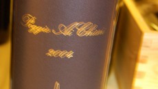 Siamo a Chiusi quindi Toscana ma quasi in Umbria su terreni simili a quelli di Orvieto, tufacei. Vino all’antica, gambelliano, con macerazioni lunghissime anche di 40-50 giorni. La cantina è ricavata da...