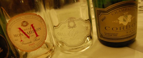 Un millesimo non dichiarato 100% chardonnay che mette in mostra grazia e delicatezza e un savoir fair straordinario nel gestire l’uva bianca proviente solo dai vigneti di proprietà a Mesnil...