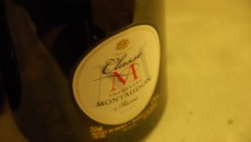 Champagne Montaudon Classe “M” Frutto della selezione esclusiva dei vigneti di proprietà, acquistati a partire dal 1960 e arrivati oggi alla bella cifra di 45 ettari, divisi tra Chardonnay (da Avize e Grauves) e ...