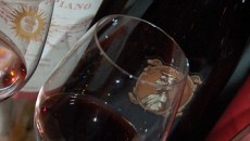 Il Principe 2004 Toscana IGT Machiavelli Da Sant’Andrea in Percussina, dalla famosa tenuta del Chianti Classico, un SuperTuscan nato in pieno boom della tipologia con Sangiovese Cabernet e un inconsueto Pinot Nero che si fa intravede...