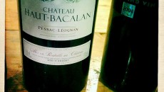 Uno Chateau molto particolare, estremamente devoto al Merlot che è presente all’80% del blend. Bottiglia importante e molto importante anche l’uso del legno che copre molta dell’espressività fruttata del vino....
