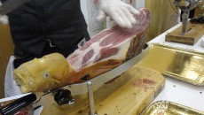 LA disfida del Crudo | Parma Gallina, Pata Negra e San Daniele con Friulano e Pinot Grigio Cormons, cosa abbiamo imparato Ad esempio abbiamo imparato che approcciarsi alla degustazione di un grande prosciutto crudo non è banale e bisogna porsi in ascolto così come ci si pone di fronte ad un...