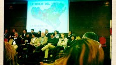 Vitigni Autoctoni e Reliquie della Sicilia, la ricetta per il futuro del Vino Siciliano secondo Attilio Scienza a Sicilia en Primeur 2012 Al culmine di Sicilia En Primeur un intervento interessante e completo sulla storia peculiare della viticoltura siciliana che ha smosso un bel dibattito sul suo futuro e sul grandissimo passato...