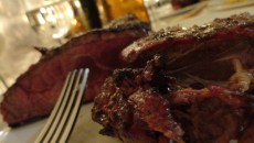 Bistecca alla fiorentina e sakè | Si. Può. Fare! Questo il verdetto della prova sul campo effettuata all’Osteria del Caffè Italiano complice una bella bistecca cotta a puntino e la presenza di Marco Massarotto e la Via del Sakè...