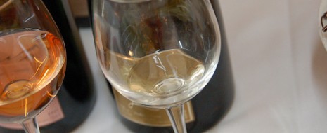 Cuvèe rappresentativa dello stile “alto” e raffinato di Devaux, più impegnativa dal punto di vista ecnomico ma sempre un prezzo molto in linea con la qualità. Un importante 65% pinot...