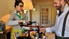 Con Vinzia Novara ci addentriamo nei colori meravigliosa della Sicilia del vino con il Quater, il Cottanera dall’Etna e il nuovo Ecru, dolce ambra che ha subito conquistato il numerosissimo...