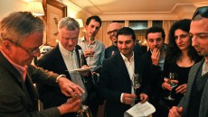 Il granato nel vino, la bella età in Luteraia da Montepulciano Durante lo scorso God Save The Wine abbiamo approfittato della squisita presenza di SErgio Paolini per degustare insieme una piccola ma interessantissima verticale di Luteraia (2007-2008 e 2009) per apprezzare...