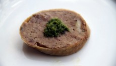 Ecco la nostra ricetta per la polpetta tradizionale nella sfida per la polpetta in finale. Una classica ricetta di nostra Nonna appena rimaneggiata e attualizzata per il gusto moderno…SEcondo il...