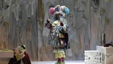 Vino è Teatro: il Moro di San Giovanni è Il Borghese Gentiluomo di Moliere In scena per il God Save the Wine di Roma al Teatro Eliseo, Jolanda Tinarelli ha portato sul palco il Moro di San Giovanni a presentare un vino da aspettare...
