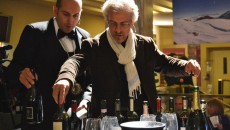 Regalo di Natale… “Tre parole per dirlo” lo spettacolo teatrale per imparare a descrivere un vino con Leonardo Romanelli e Andrea Gori Di certo in questi giorni tempo magari ne avete più del solito e magari incredibilmente anche 20 minuti liberi per mettervi a guardare qualcosa su YouTube…Qualcosa come la riprese che...