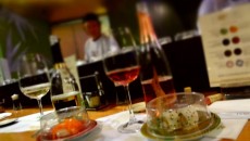 Glera e raboso per la cucina dell’Estremo Oriente, un abbinamento facile ma perfetto Non tutti gli abbinamenti devono essere ostici e astrusi, a volte possiamo semplicemente usare un vino tra i più versatili al mondo ovvero le bollicine a base glera e raboso...