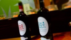 Chianti biodinamico fiesolano e insoliti bianchi toscani per la cucina giapponese, un abbinamento riuscito Può semprare un accozzaglia di idee e intuizioni ma in realtà l’abbinamento provato con la cucina giapponese e i vini della Fattoria Poggipiano di Fiesole si sono rivelati azzeccati per...