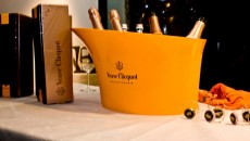 La magia del colore rosa, Veuve Clicquot Vintage Rosè 2004 Sulla spettacolare terrazza dell’HOtel Continentale a Firenze, parliamo con Michela Cimatoribus delle capacità del colore di suscitare emozioni che nel caso di Veuve Cliquot dipendono sia dal bicchiere che dalla...